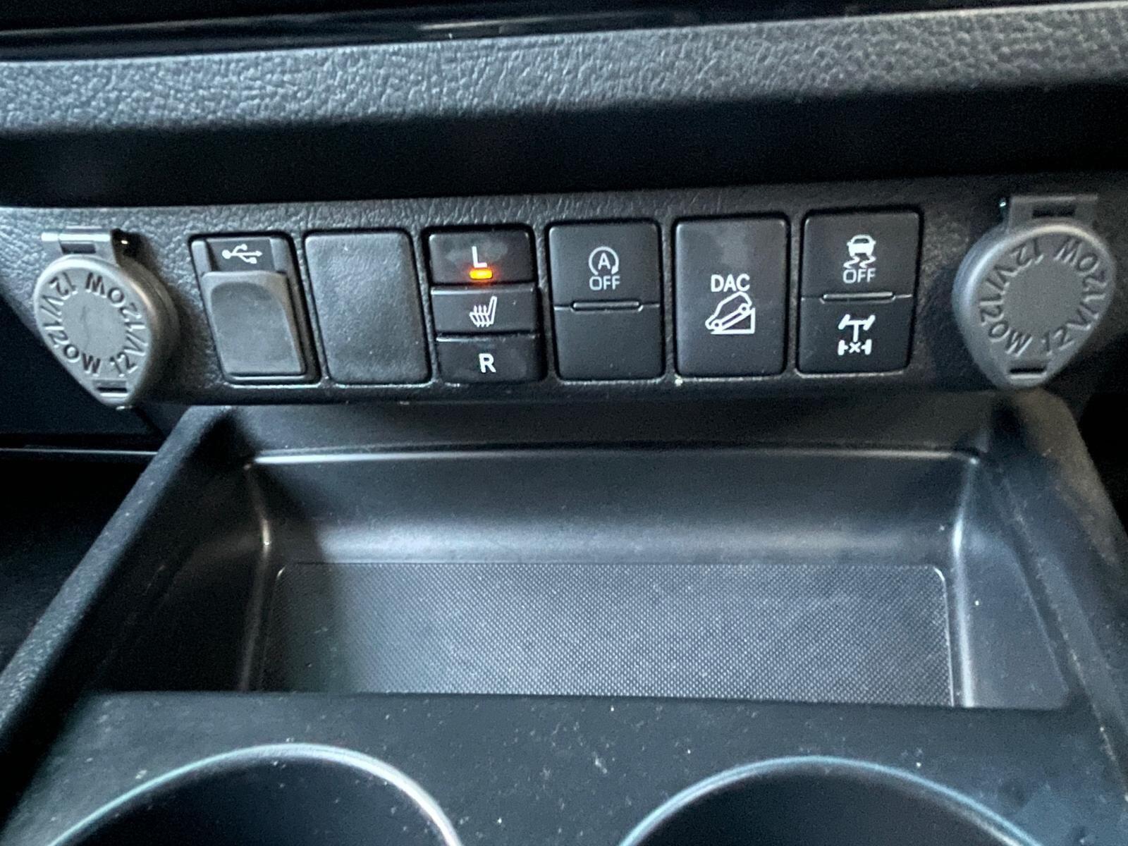 Toyota Hilux - image 15